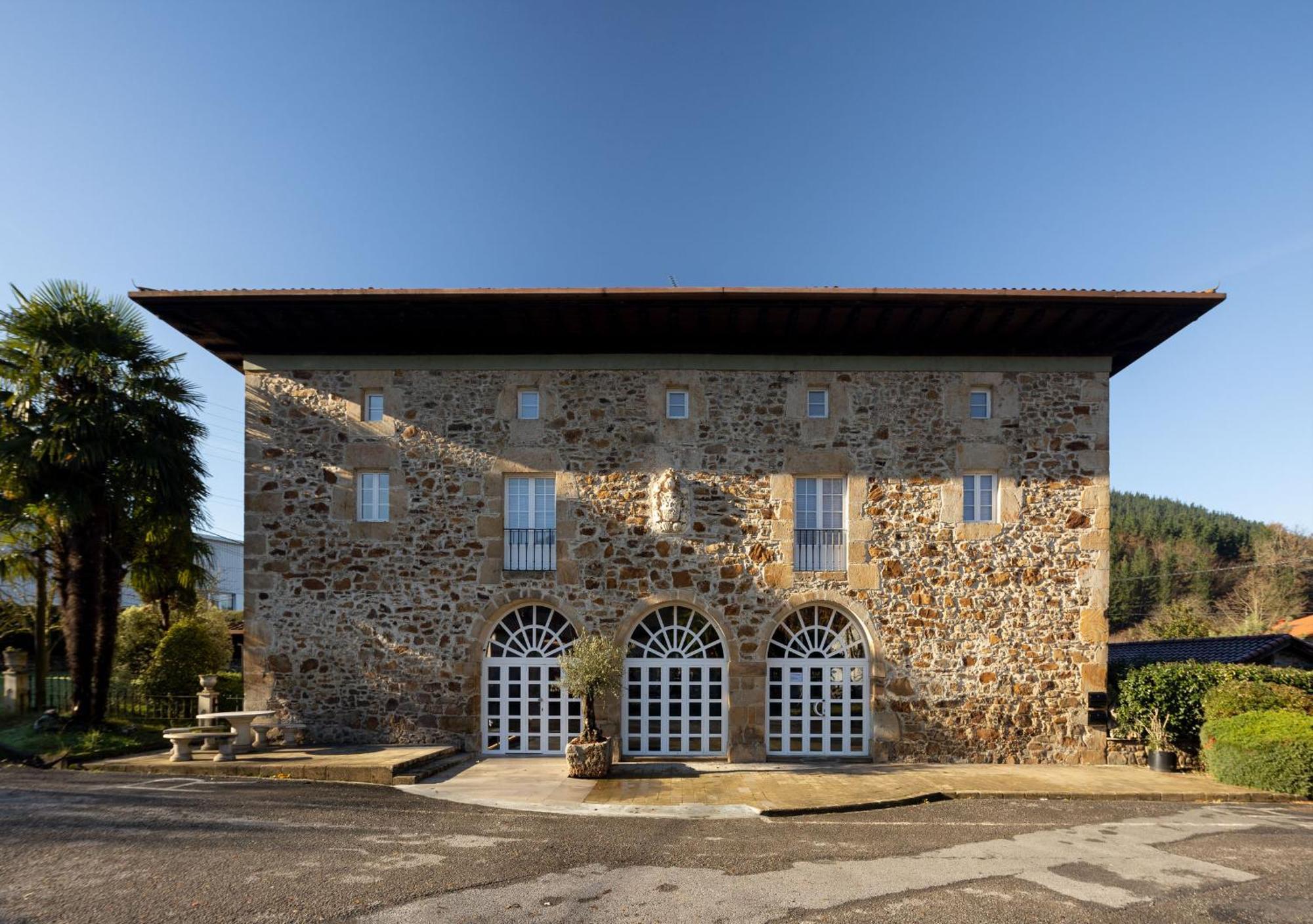 Etxeaundi Hotel Boutique Oñate Buitenkant foto